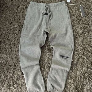 Fear of God Essentials Sweatpants SS22 Dark Oatmeal Gray 100% Authentic LARGE